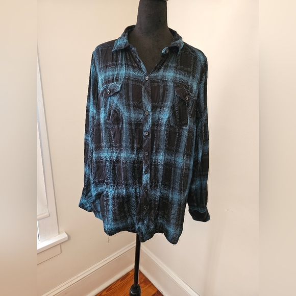 Torrid button down long sleeved plaid shirt size 1 - Picture 5 of 8